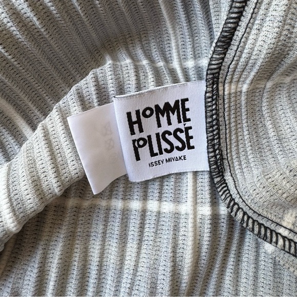 Issey Miyake pleated zip up hoodie - Picture 4 of 6